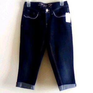 NWT SEVEN7 Blue Jean Capris!*